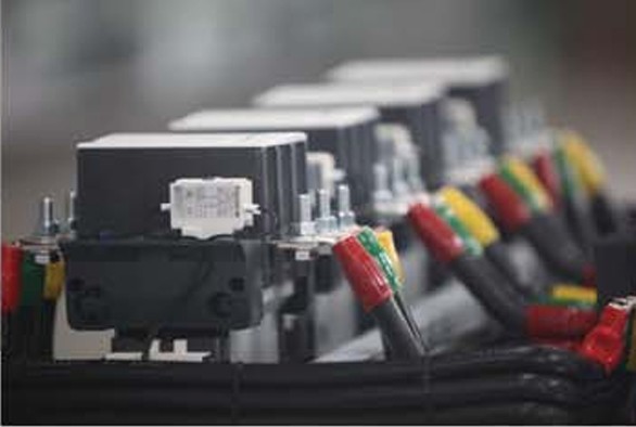 Integrated chiller with compact design